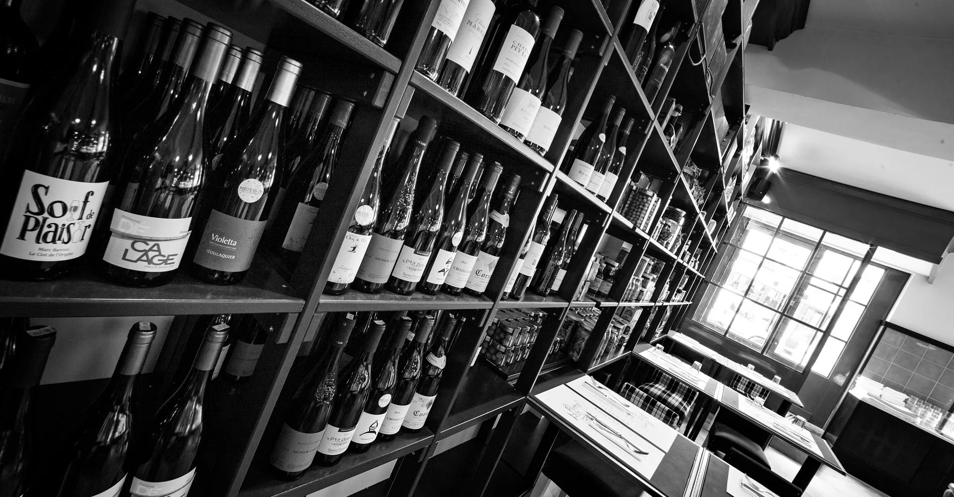 Scaffale dei vini