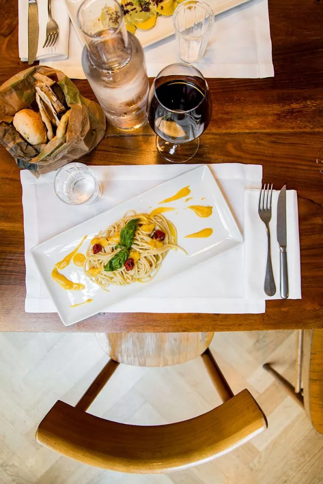 Tavolo con spaghettone masciarelli