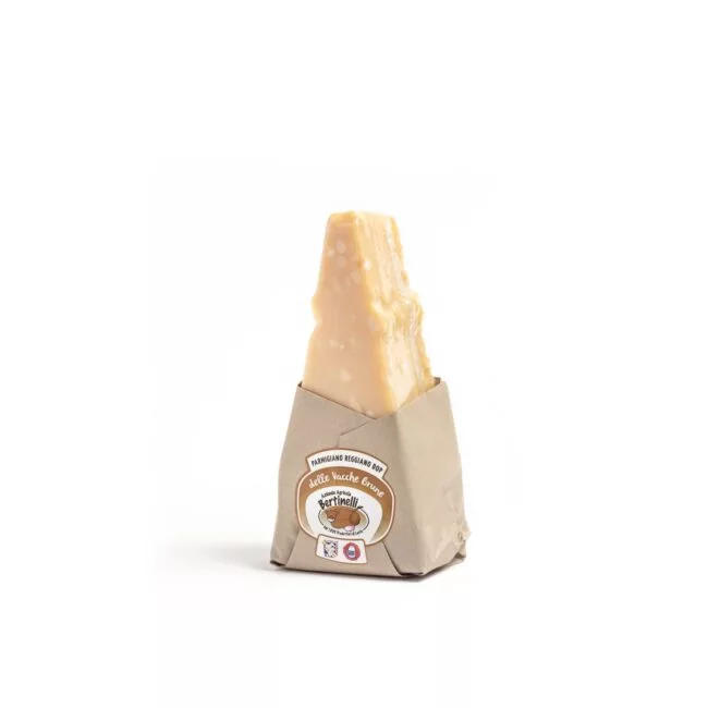 pezzo di parmigiano reggiano bruna alpina bertinelli