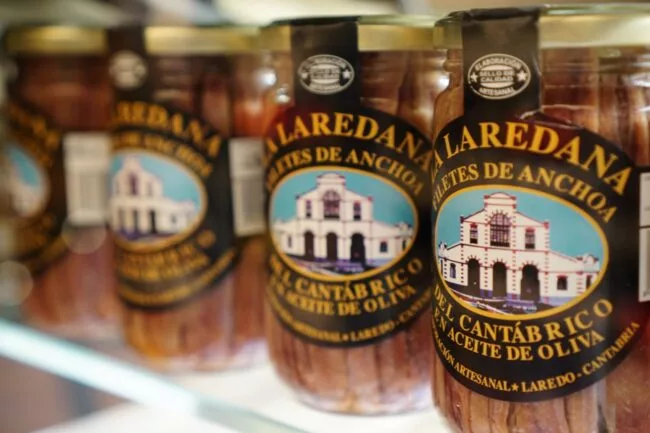 alici del cantabrico in barattoli di vetro